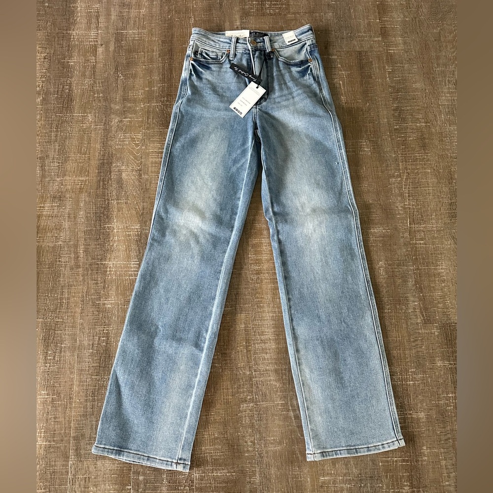 Judy Blue Medium Blue High-Rise Straight Jeans